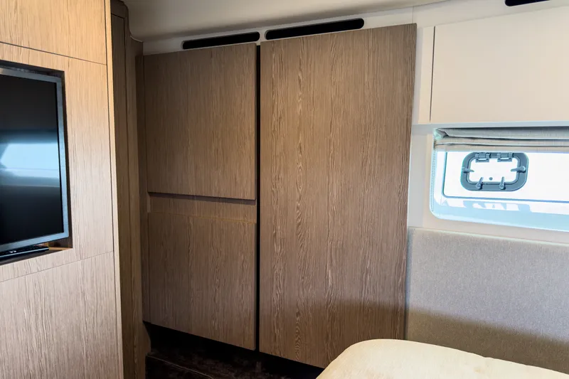 Slide: The Image of Azimut 53 FLY 2025 - 49