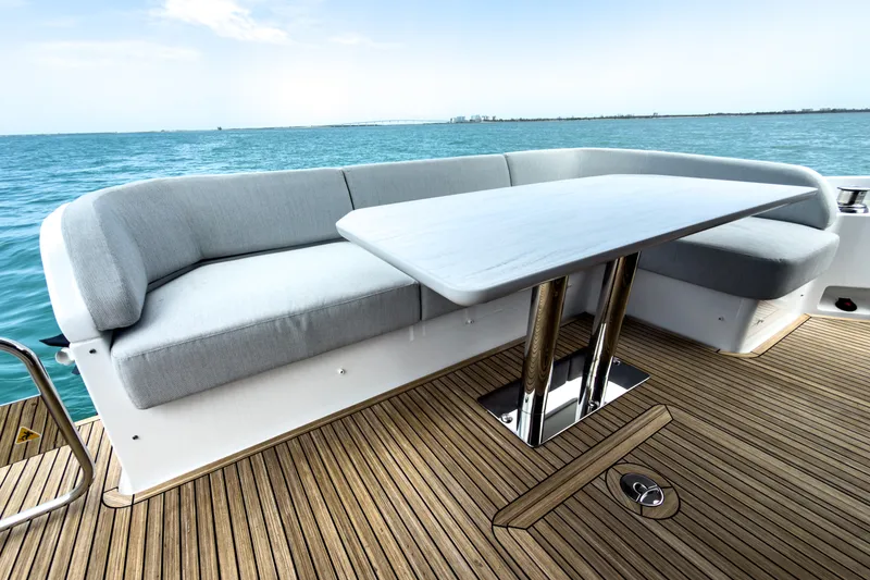 Slide: The Image of Azimut 53 FLY 2025 - 14