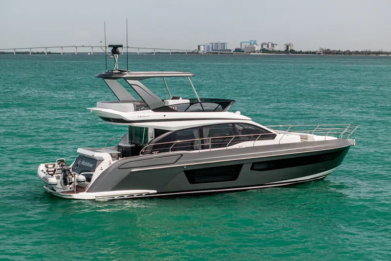 Slide: The Image of Azimut 53 FLY 2025 - 5