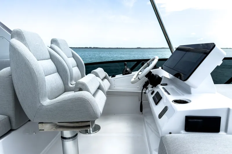 Slide: The Image of Azimut 53 FLY 2025 - 65