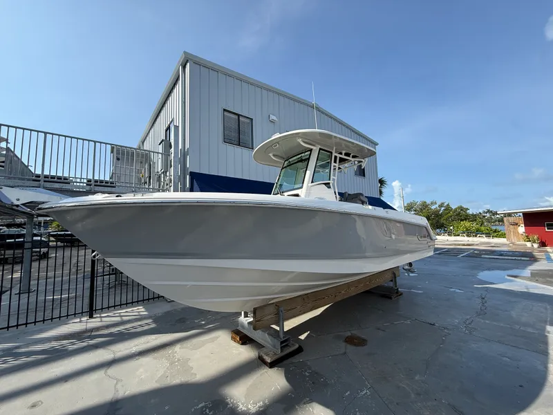 Slide: The Image of Boston Whaler 250 Outrage 2027 - 4
