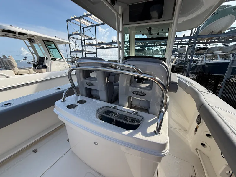 Slide: The Image of Boston Whaler 250 Outrage 2027 - 19