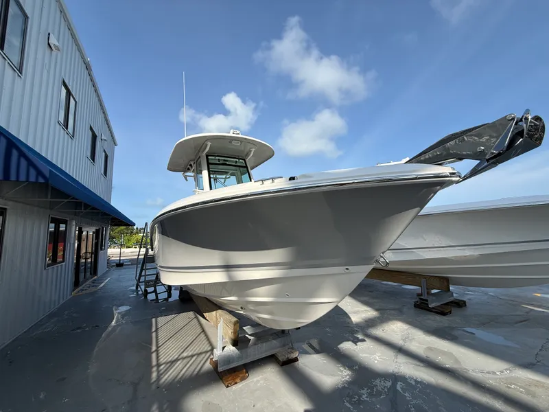 Slide: The Image of Boston Whaler 250 Outrage 2027 - 3