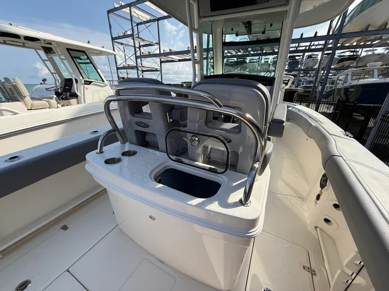 Slide: The Image of Boston Whaler 250 Outrage 2027 - 21