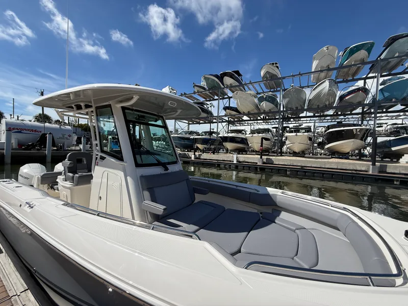 Slide: The Image of Boston Whaler 250 Outrage 2027 - 31