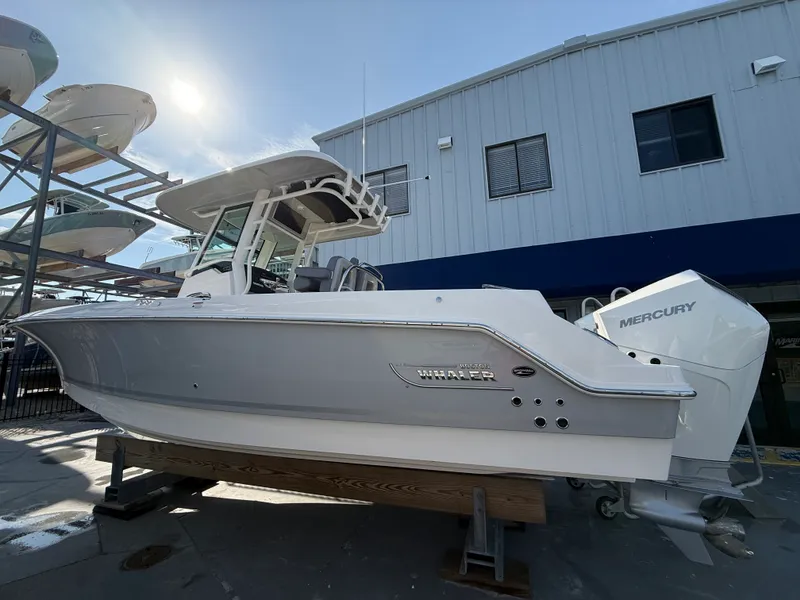 Slide: The Image of Boston Whaler 250 Outrage 2027 - 5