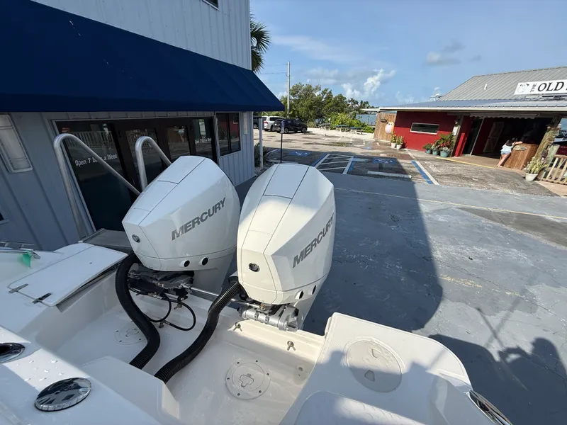 Slide: The Image of Boston Whaler 250 Outrage 2027 - 25