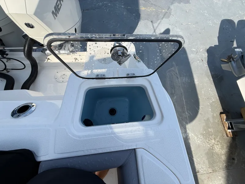 Slide: The Image of Boston Whaler 250 Outrage 2027 - 24