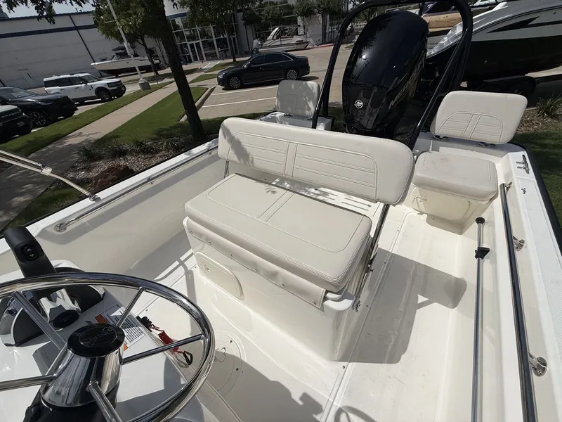 Slide: The Image of Boston Whaler 170 Montauk 2026 - 10