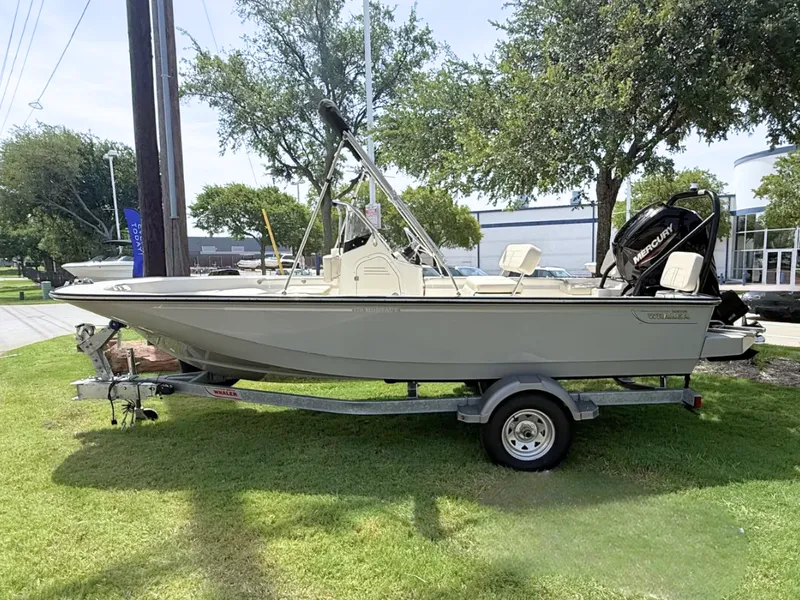 The Image of Boston Whaler 170 Montauk 2026 - 0