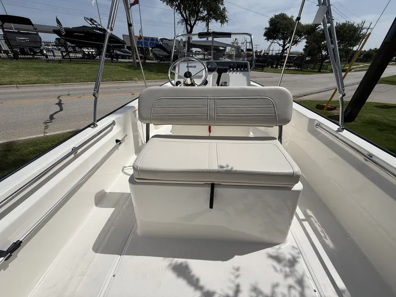 Slide: The Image of Boston Whaler 170 Montauk 2026 - 8