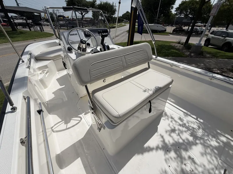 Slide: The Image of Boston Whaler 170 Montauk 2026 - 9