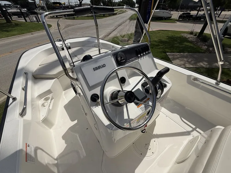Slide: The Image of Boston Whaler 170 Montauk 2026 - 11
