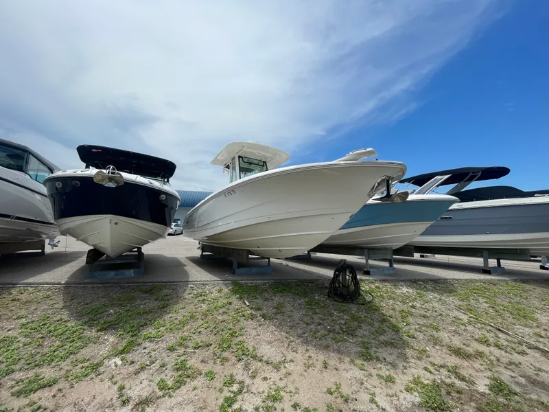Slide: The Image of Boston Whaler 280 Dauntless 2023 - 1