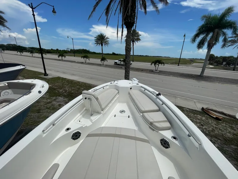 Slide: The Image of Boston Whaler 280 Dauntless 2023 - 4
