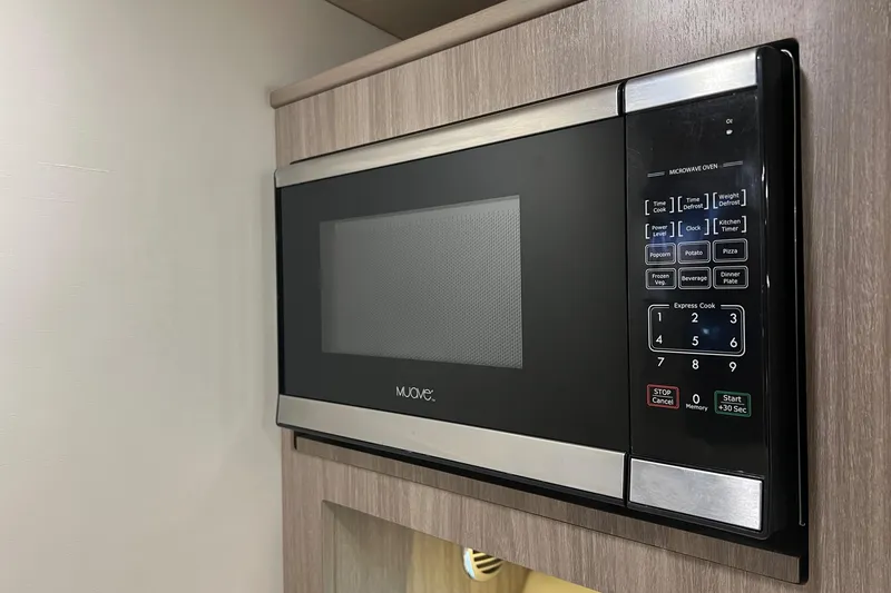 Slide: The Image of Regal 33 Express 2019 - 33