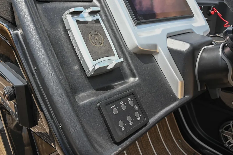 Slide: The Image of Premier 270 Intrigue RF 2023 - 5