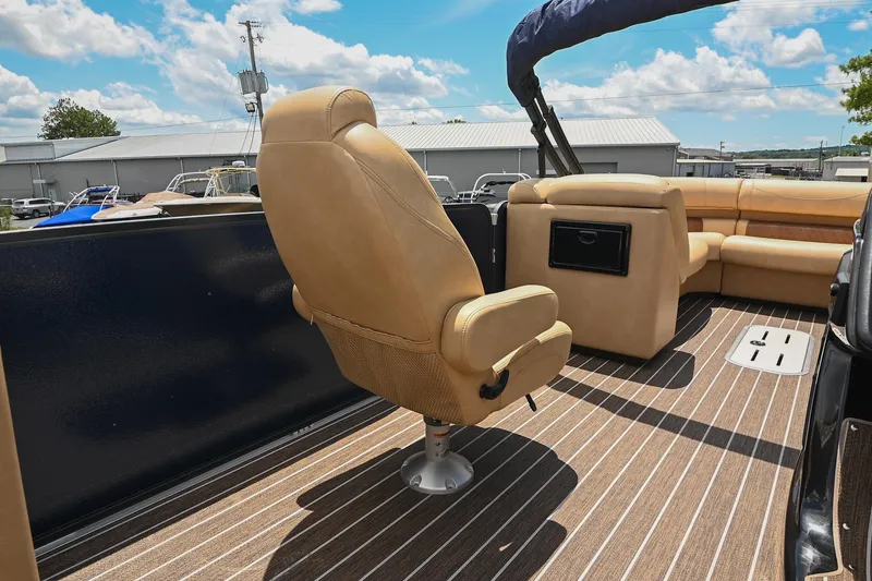 Slide: The Image of Premier 270 Intrigue RF 2023 - 13