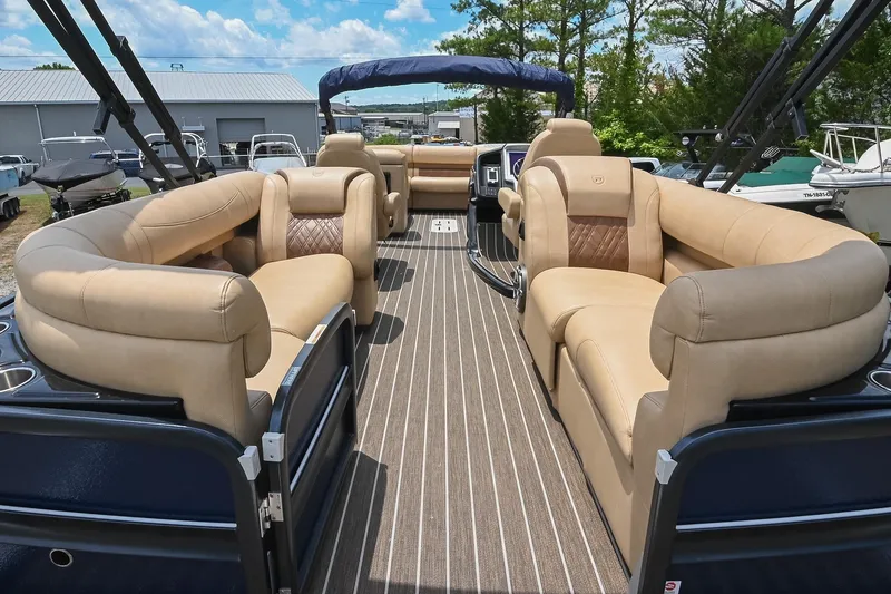 Slide: The Image of Premier 270 Intrigue RF 2023 - 17