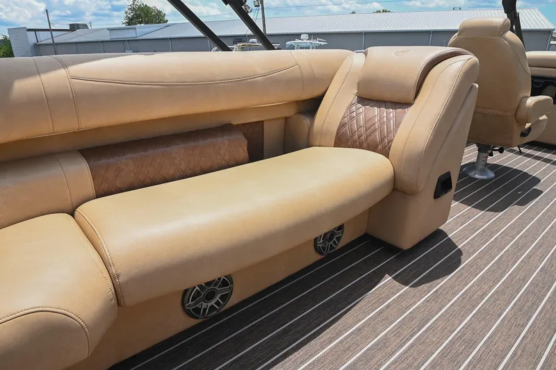 Slide: The Image of Premier 270 Intrigue RF 2023 - 27