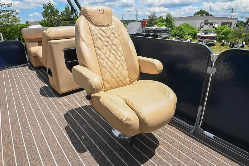 Slide: The Image of Premier 270 Intrigue RF 2023 - 32