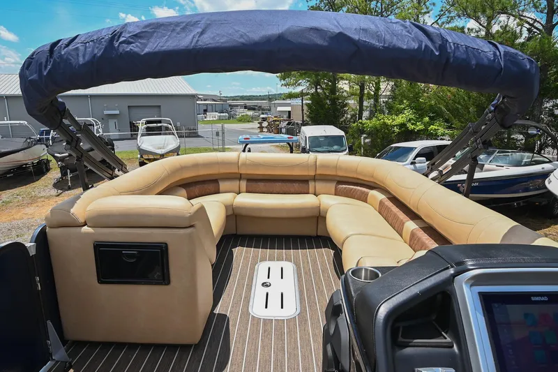 Slide: The Image of Premier 270 Intrigue RF 2023 - 10