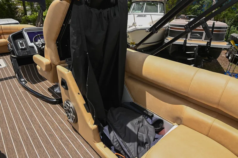 Slide: The Image of Premier 270 Intrigue RF 2023 - 19