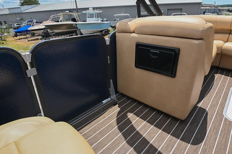 Slide: The Image of Premier 270 Intrigue RF 2023 - 15