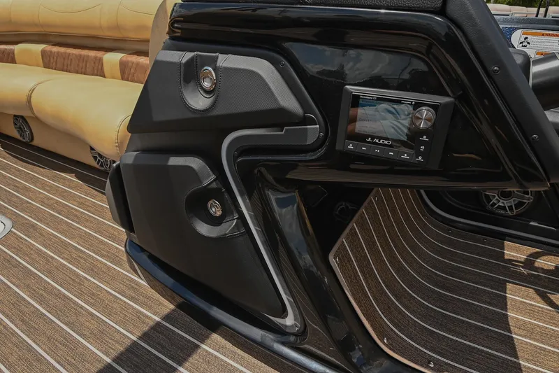 Slide: The Image of Premier 270 Intrigue RF 2023 - 16