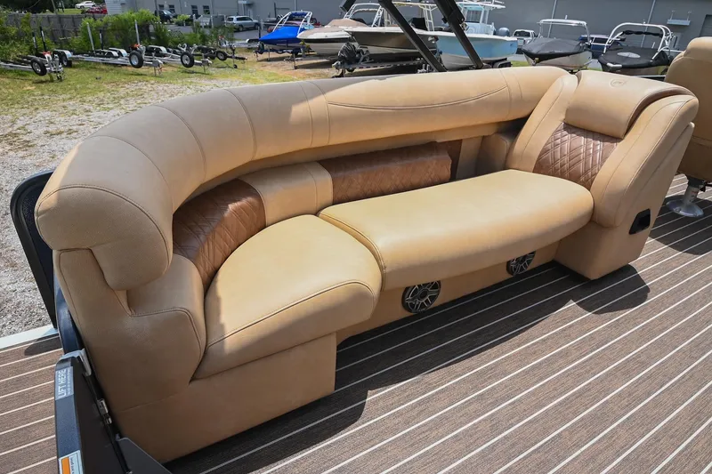 Slide: The Image of Premier 270 Intrigue RF 2023 - 18