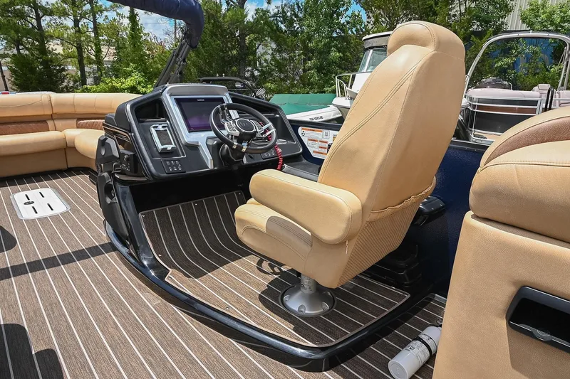 Slide: The Image of Premier 270 Intrigue RF 2023 - 31