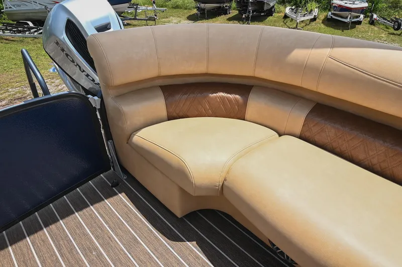 Slide: The Image of Premier 270 Intrigue RF 2023 - 14