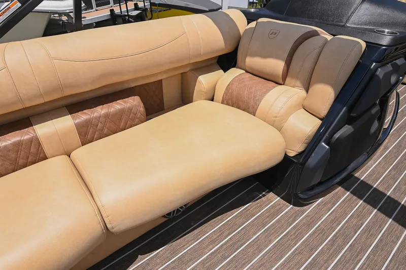 Slide: The Image of Premier 270 Intrigue RF 2023 - 26