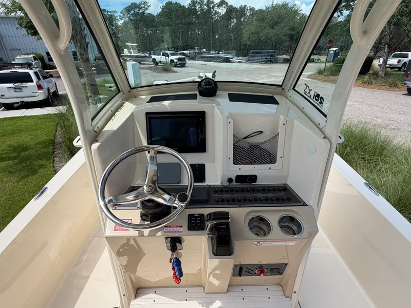 Slide: The Image of Scout 251 XS 2017 - 8