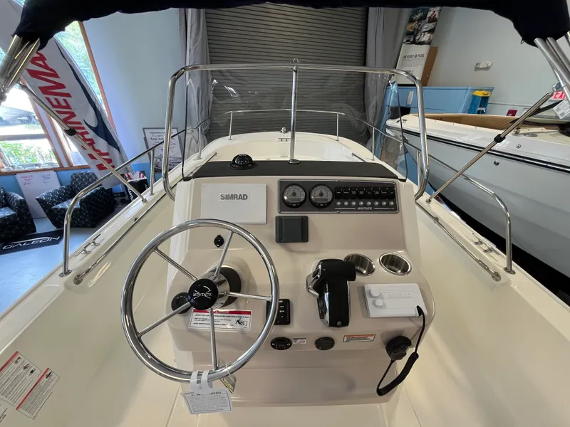 Slide: The Image of Boston Whaler 210 Montauk 2026 - 7