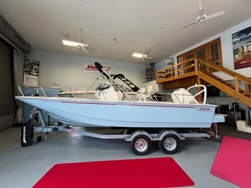 Slide: The Image of Boston Whaler 210 Montauk 2026 - 15