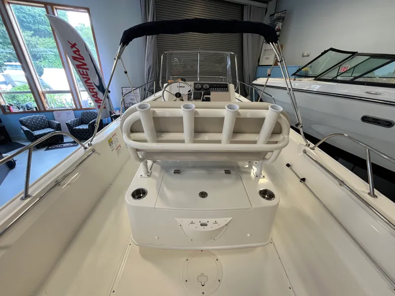 Slide: The Image of Boston Whaler 210 Montauk 2026 - 3