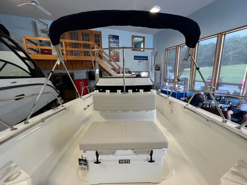 Slide: The Image of Boston Whaler 210 Montauk 2026 - 13