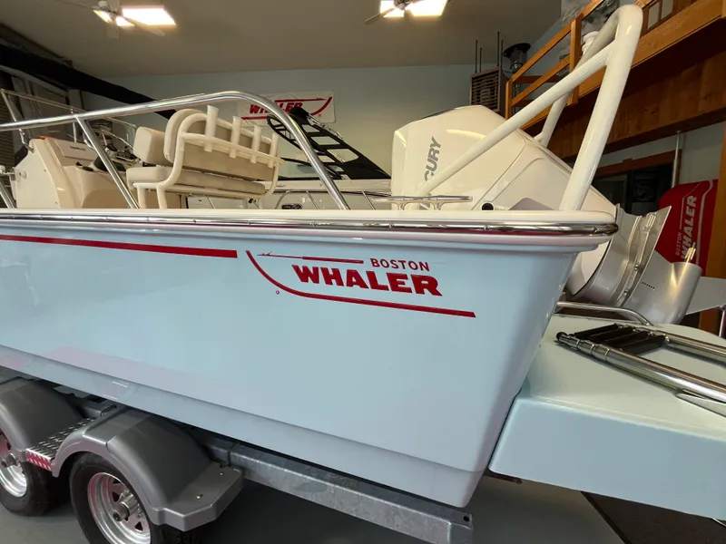 Slide: The Image of Boston Whaler 210 Montauk 2026 - 14