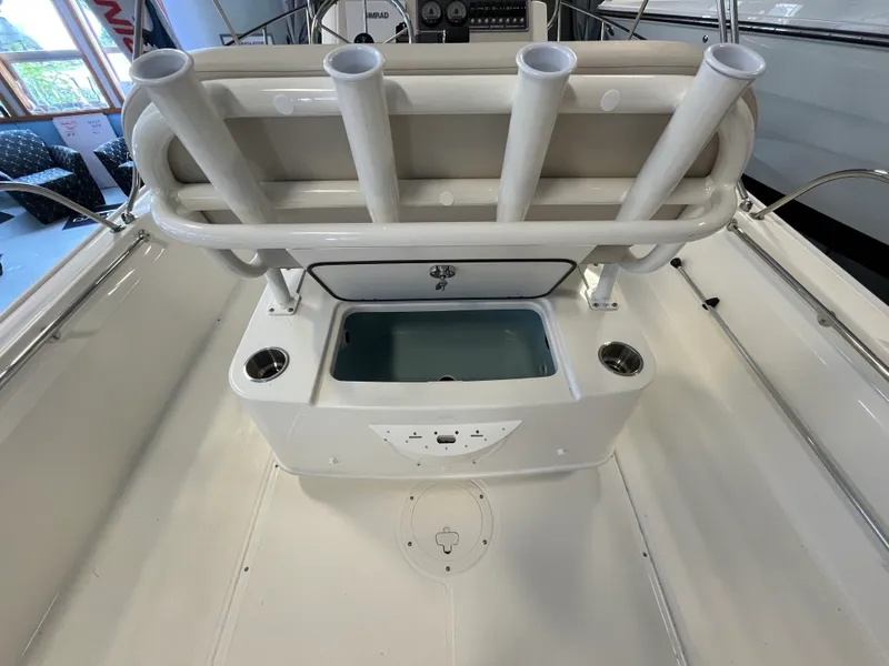 Slide: The Image of Boston Whaler 210 Montauk 2026 - 4