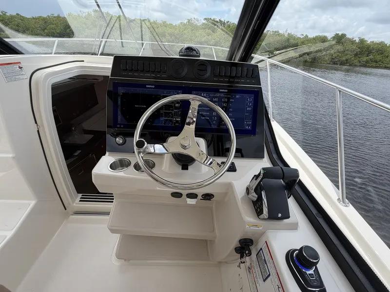 Slide: The Image of Boston Whaler 325 Conquest 2027 - 18