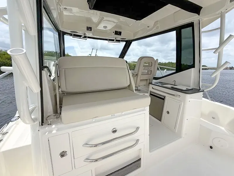 Slide: The Image of Boston Whaler 325 Conquest 2027 - 15