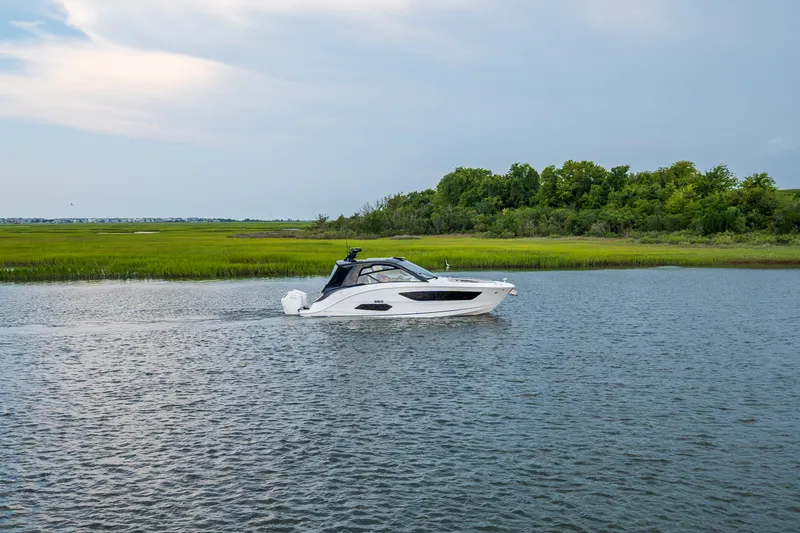 Slide: The Image of Sea Ray Sundancer 370 Outboard 2026 - 1