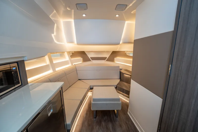 Slide: The Image of Sea Ray Sundancer 370 Outboard 2026 - 34