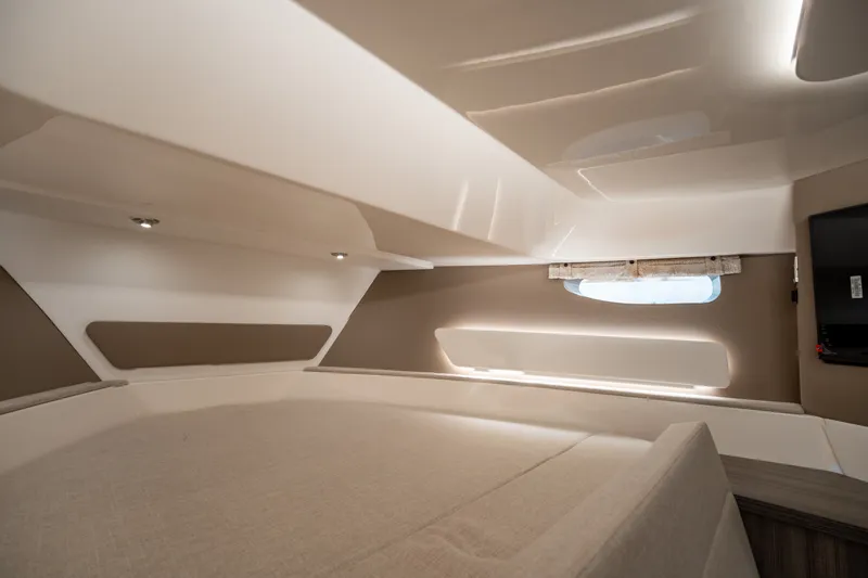 Slide: The Image of Sea Ray Sundancer 370 Outboard 2026 - 44