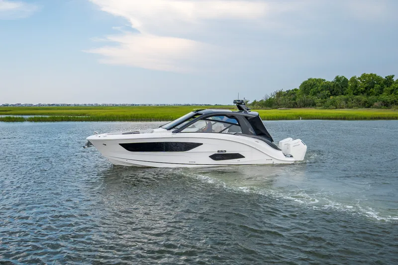 Slide: The Image of Sea Ray Sundancer 370 Outboard 2026 - 6