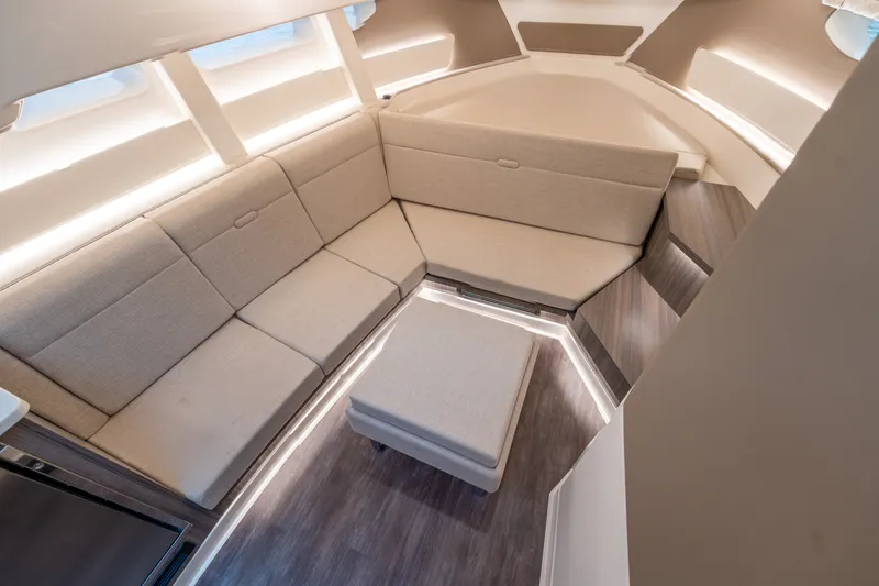 Slide: The Image of Sea Ray Sundancer 370 Outboard 2026 - 33
