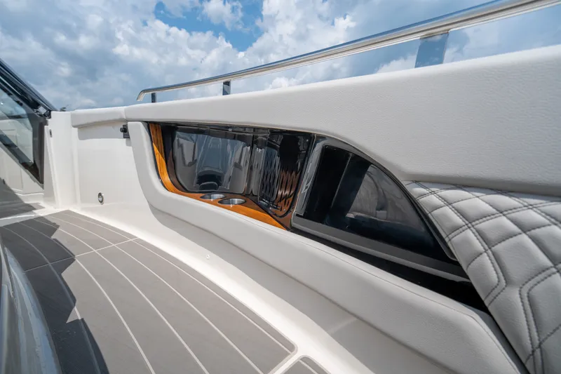 Slide: The Image of Sea Ray Sundancer 370 Outboard 2026 - 7