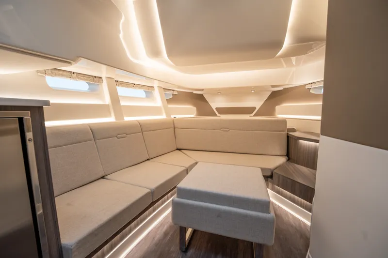 Slide: The Image of Sea Ray Sundancer 370 Outboard 2026 - 40