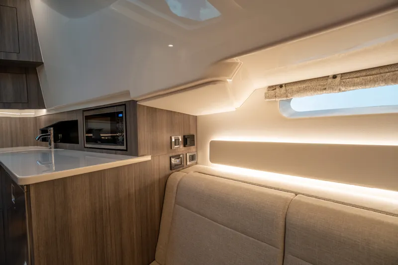 Slide: The Image of Sea Ray Sundancer 370 Outboard 2026 - 42